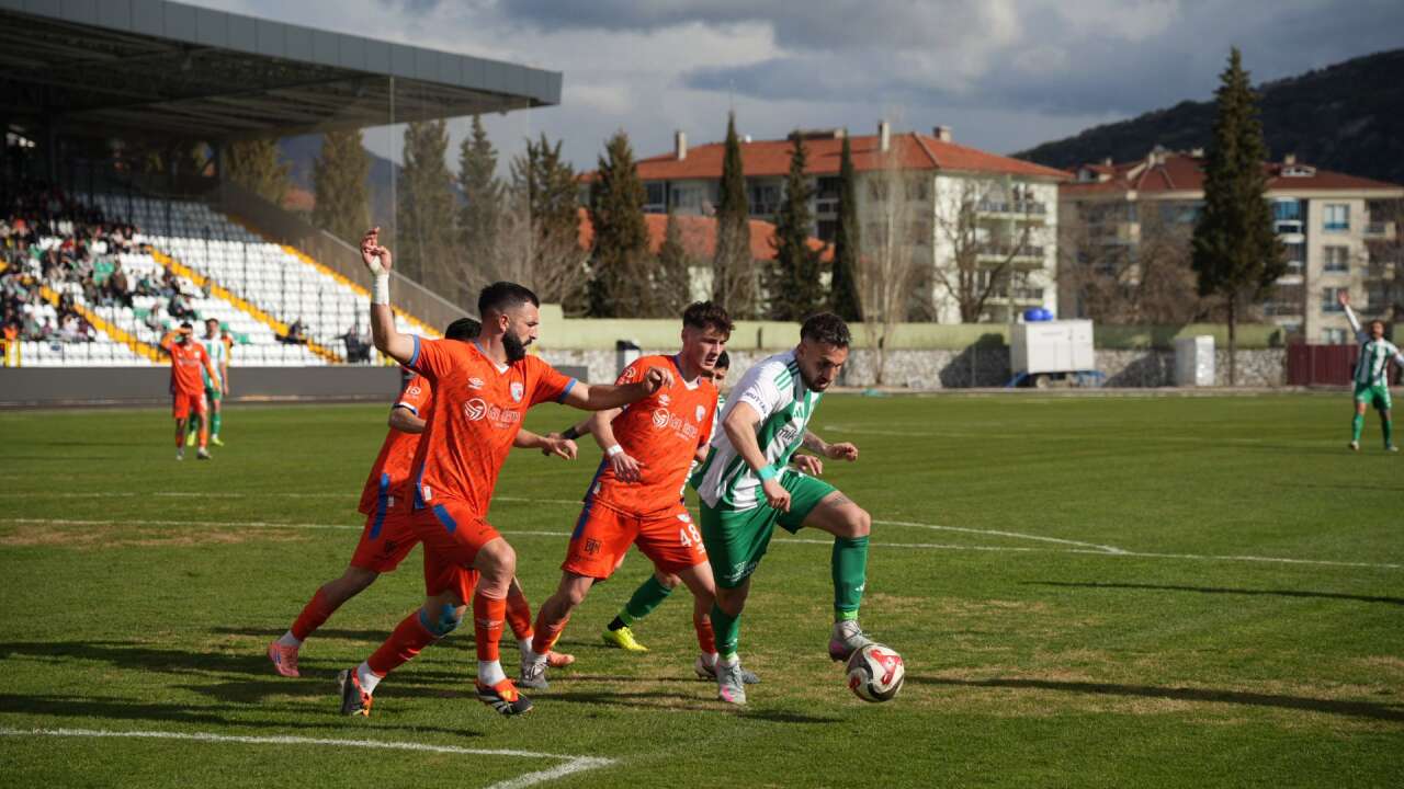 Muğlaspor Evinde Takıldı, Liderlik El Değiştirdi 4